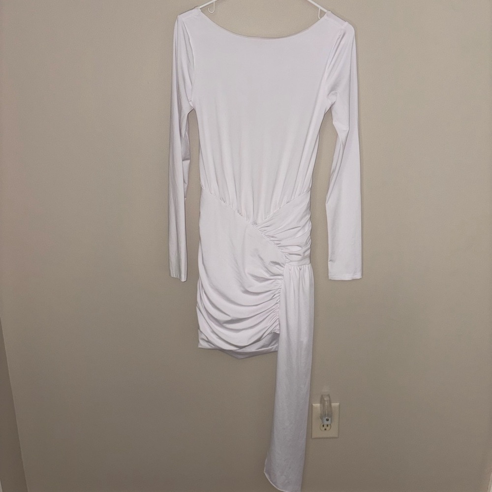 Elegant White Long Sleeve Dress